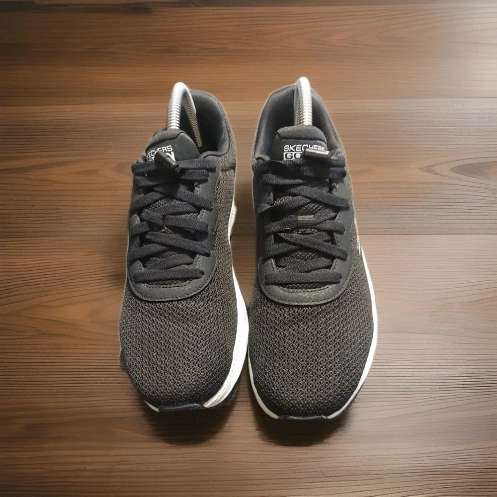 Sketchers Go Run Sneakers Shoes Consistent‎ 2.0 Women's Size 9.5 Black Slip In